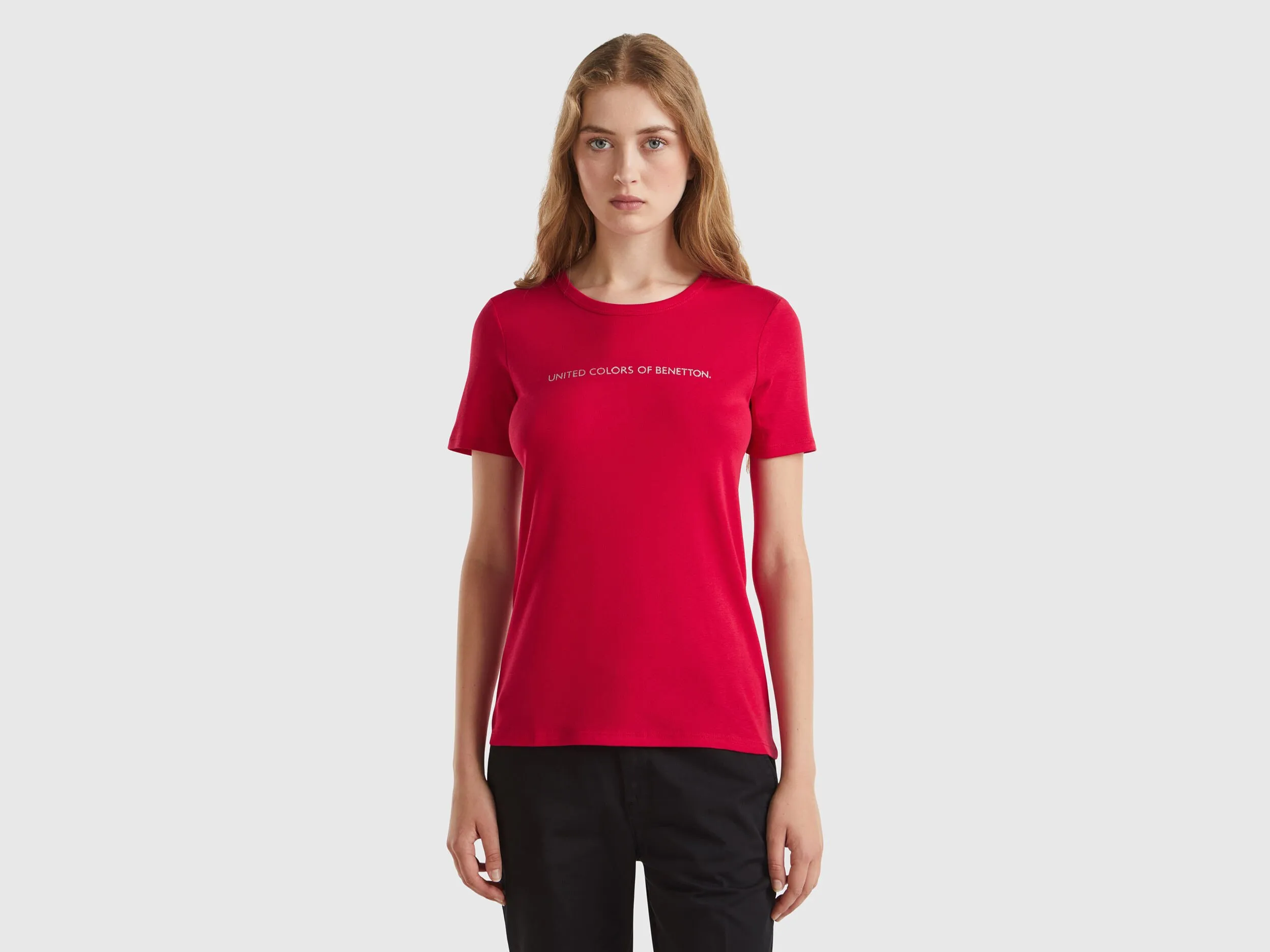 Camiseta de 100% algodón con estampado de logotipo con glitter
