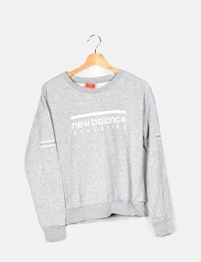 New Balance Sudadera gris print logo