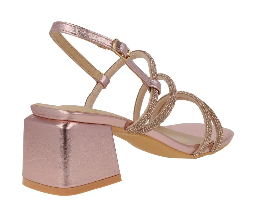 Sandalias en rosa metalizado con tiras de strass