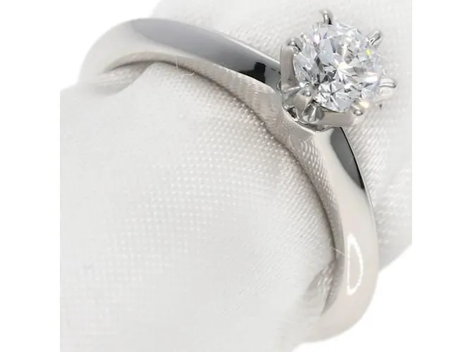 Tiffany & Co Anillo de diamante solitario Tiffany con borde afilado 