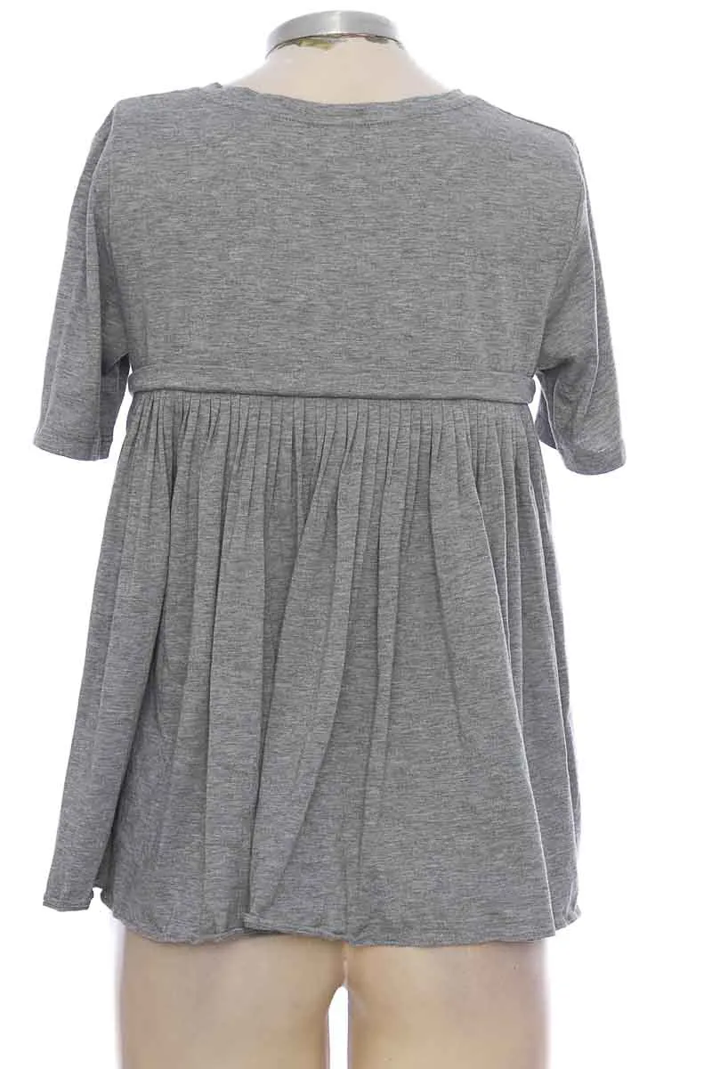 Top / Camiseta color Gris - Chevignon