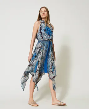 Vestido asimétrico con estampado fular