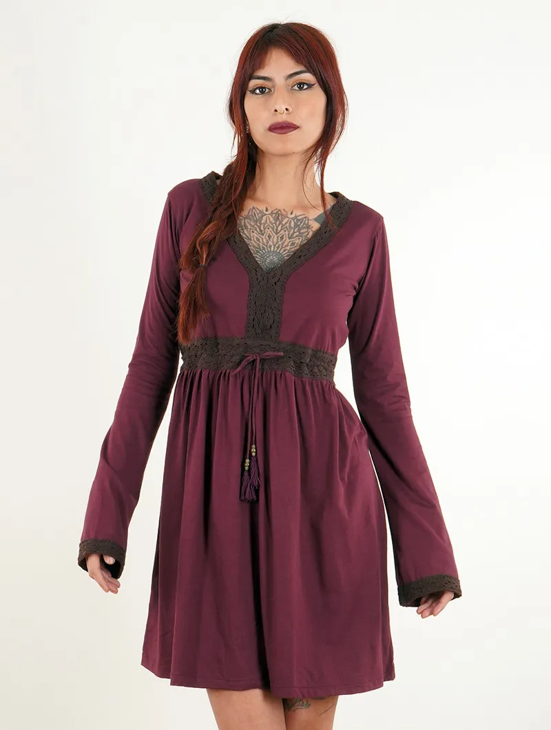 Vestido de manga larga con detalles de ganchillo 